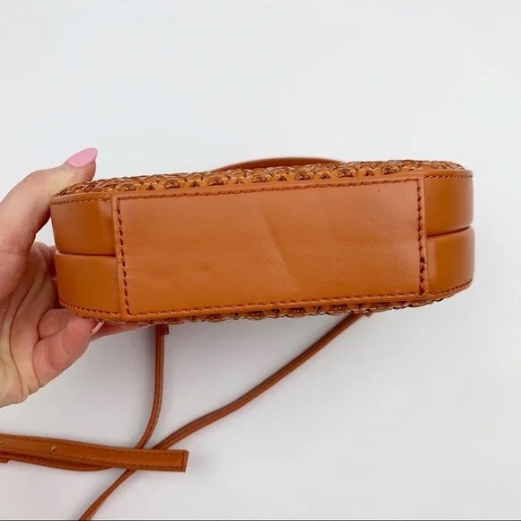 ❤️SOLD❤️Anthropologie Serena Woven Round Bag Crossbody Bag. - Picture 4 of 10